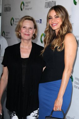 Jobeth Williams, Sofia Vergara
