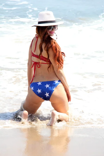 Phoebe Price  at Malibu Beach — Zdjęcie stockowe