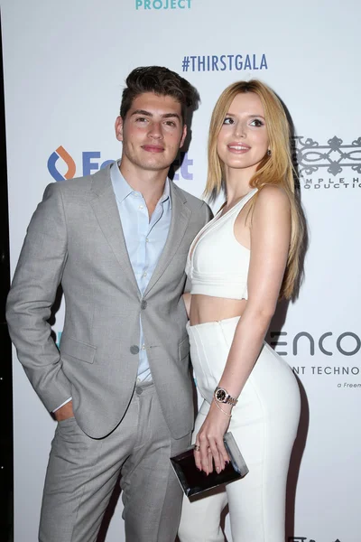 Gregg Sulkin, Bella Thorne — Stock Photo, Image