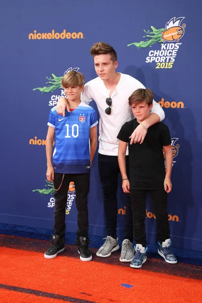 Brooklyn Beckham, Romeo Beckham, Cruz Beckham — Stock Photo, Image