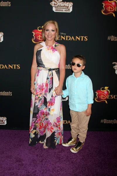 Burbank - 24. jul: bei der "descendants" premiere, walt disney studios, burbank, ca 24-07-15 — Stockfoto