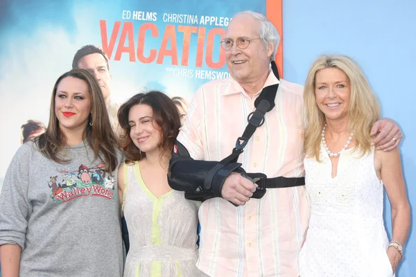 Chevy Chase and Family — ストック写真