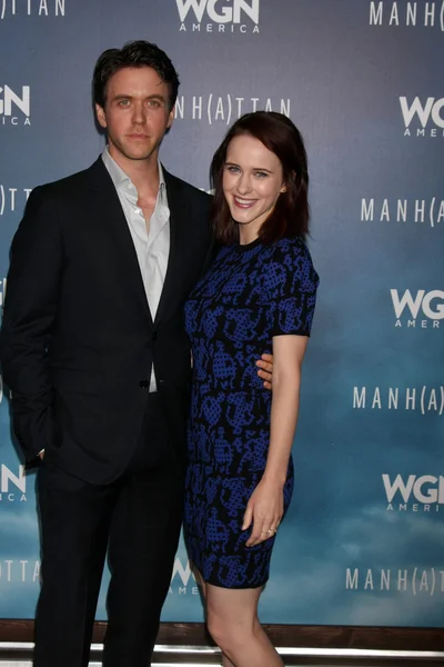 Ashley Zukerman, Rachel Brosnahan — Stockfoto