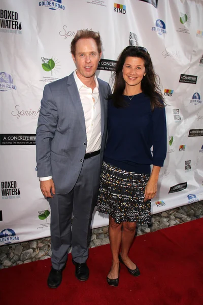 Raphael Sbarge, Daphne Zunige — Stockfoto