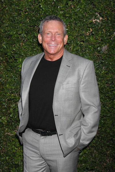 Вилли Аамс - актер
