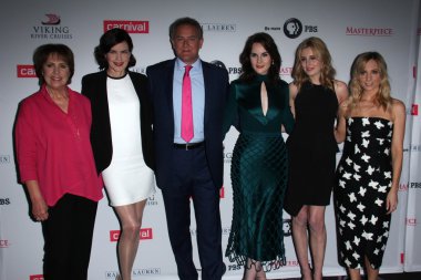 Penelope Wilton, Elizabeth McGovern, Hugh Bonneville, Michelle Dockery, Laura Carmichael, Joanne Froggatt clipart