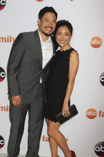 Randall Park, Constance Wu — Stock Photo, Image