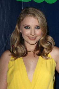 Elisabeth Harnois at the CBS
