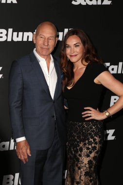 Patrick Stewart, güneşli Ozell