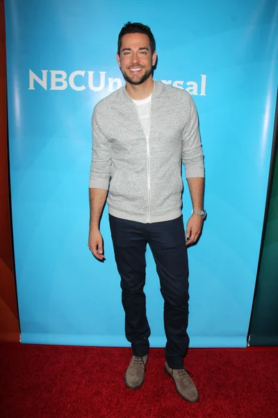 Zachary Levi at the NBC — Stockfoto