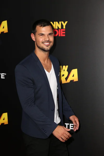 Taylor Lautner at the "American Ultra" — Stock Photo, Image