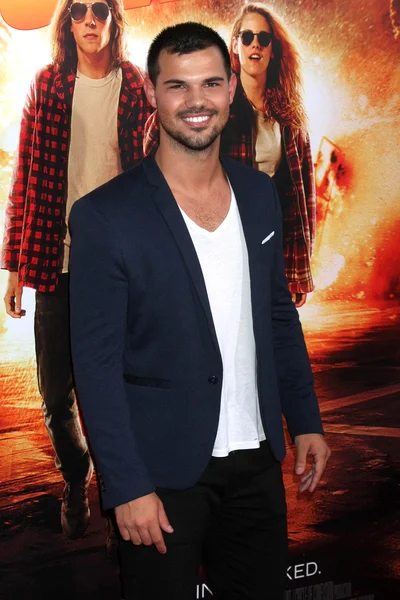Taylor Lautner at the "American Ultra" — Stock Photo, Image