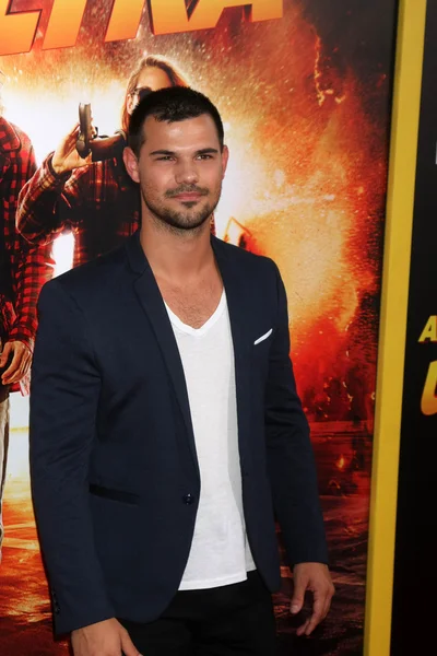 Taylor Lautner at the "American Ultra" — Stock Photo, Image