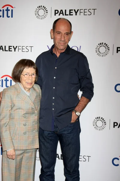 Linda Hunt, Miguel Ferrer — Foto Stock