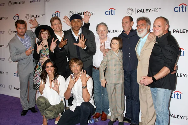 NCIS LA Cast with Executive Producers — 图库照片