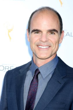 Michael Kelly at the 67th Emmy Awards