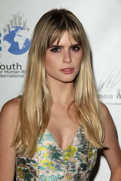 Carlson Young - actriz — Foto de Stock