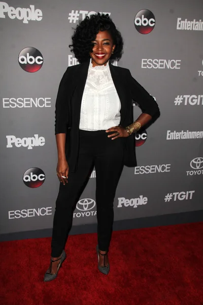 Jerrika Hinton - actrice — Stockfoto