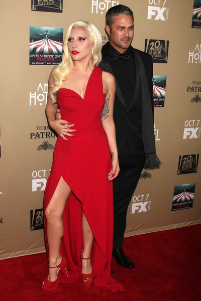 Lady Gaga, Taylor Kinney —  Fotos de Stock