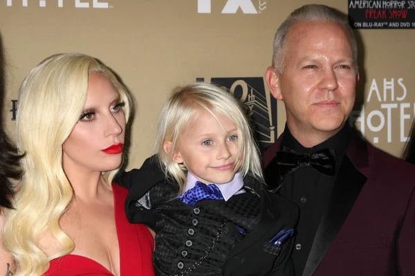 Lady Gaga, Lennon Henry, Ryan Murphy — Zdjęcie stockowe