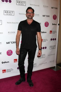 Lawrence Zeryan - aktör