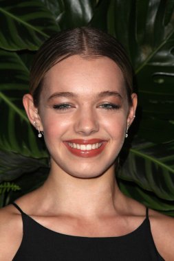 Sadie Calvano - oyuncu,