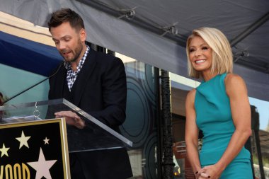 Joel Mchale, Kelly Ripa