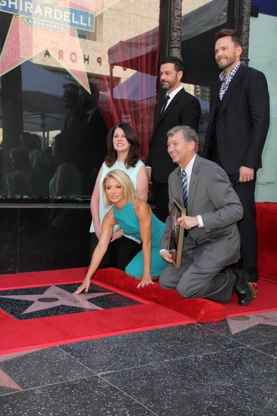 Joel McHale, Jimmy Kimmel, Kelly Ripa — Stock Photo, Image