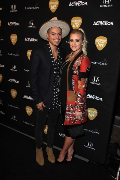 Evan Ross, Ashlee Simpson — Stockfoto