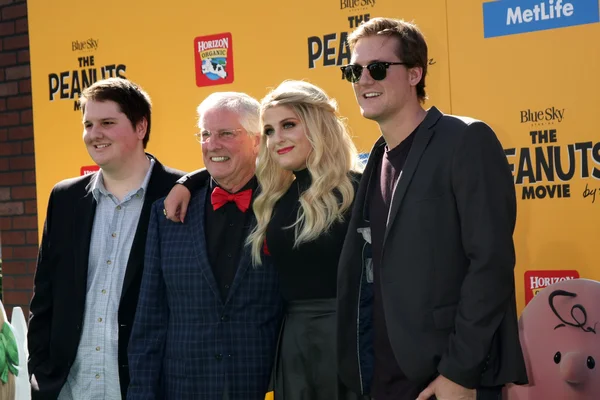 Meghan Trainor and family — Stock Photo, Image