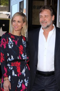 Kristen Wiig, Russell Crowe