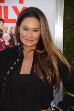 Tia Carrere de 