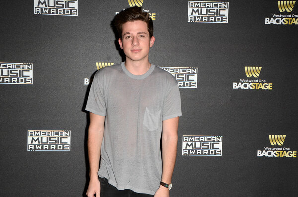 Чарли Пут - певец
