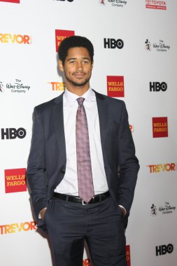Alfred Enoch - aktör
