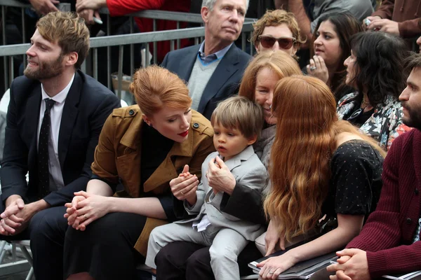 Bryce Dallas Howard, Seth Gabel, Cheryl Howard — Stock Photo, Image