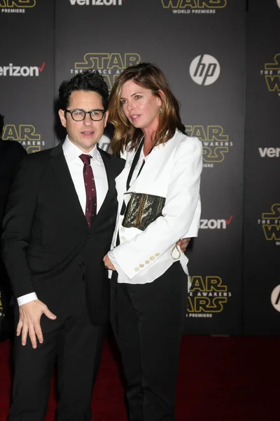 HOLLYWOOD - DIC 14: en el estreno mundial de "Star Wars: The Force Awakens", El Capitan, Hollywood, CA —  Fotos de Stock