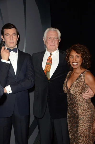 George Lazenby at the Madame Tussauds Hollywood — Stock Photo, Image