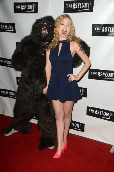 HOLLYWOOD  - JAN 18: Taylor Carr at the "Little Dead Rotting Hood" Premiere, Laemmle NoHo 7, North Hollywood, CA 01-18-16 — Stock Photo, Image