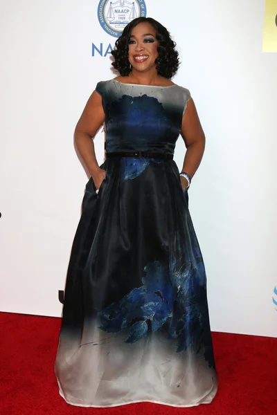 Shonda Rhimes en la 47ª NAACP —  Fotos de Stock