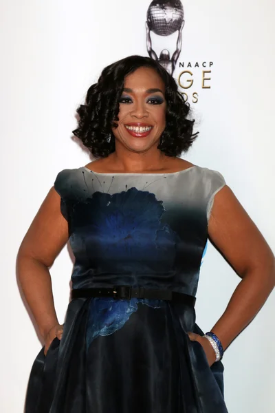 Shonda Rhimes en la 47ª NAACP —  Fotos de Stock