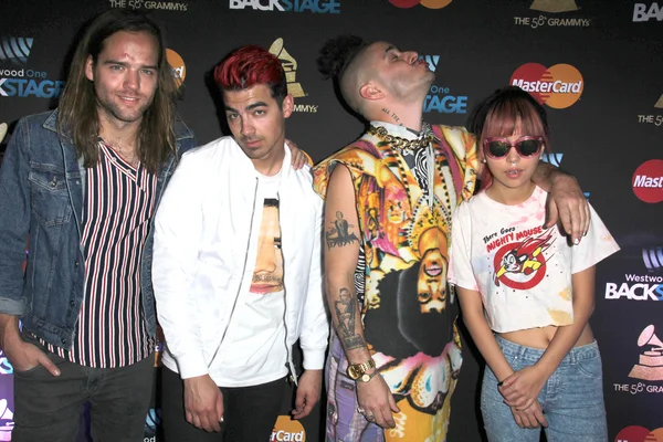 DNCE  - American pop rock band — Stock Photo, Image