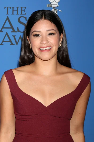 Gina Rodriguez - actrice — Stockfoto