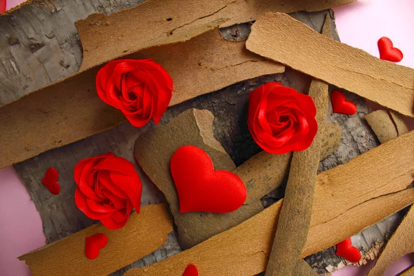 Romantische Valentinstagsdekoration Mit Herzen Und Rosen — Stockfoto