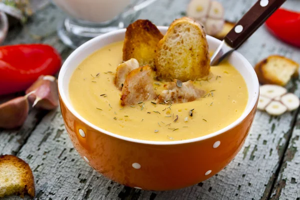Soup with lentils, chicken, thyme and croutons — Stock Image Soup with lentils, chicken, thyme and croutons Stock Photo