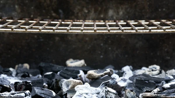 Gloeiend Houtskool Grillrooster Zijn Voor Het Koken Temperatuur Een Close — Stockfoto