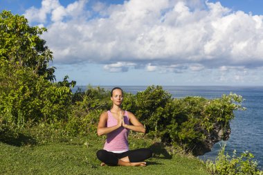 güzel kız pratik yoga