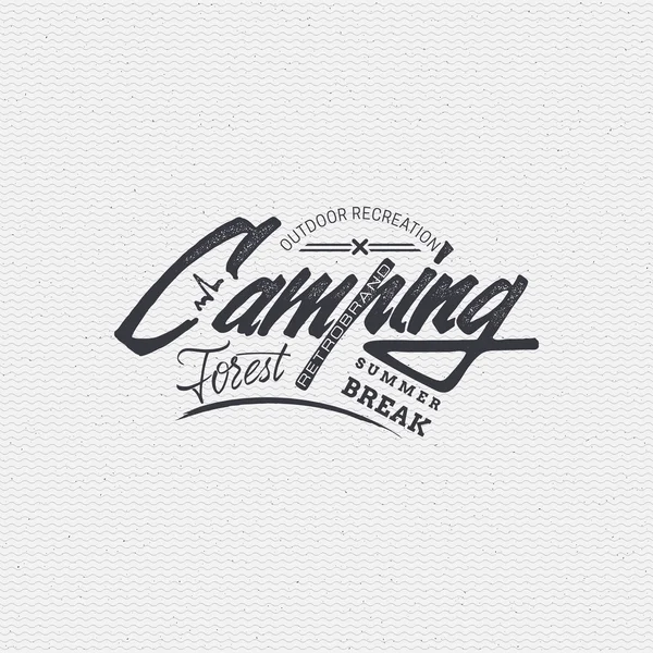 Señal de camping diferencias hechas a mano, hechas con caligrafía y letras Se puede utilizar como insignia insignia logotipo diseño actividades al aire libre —  Fotos de Stock