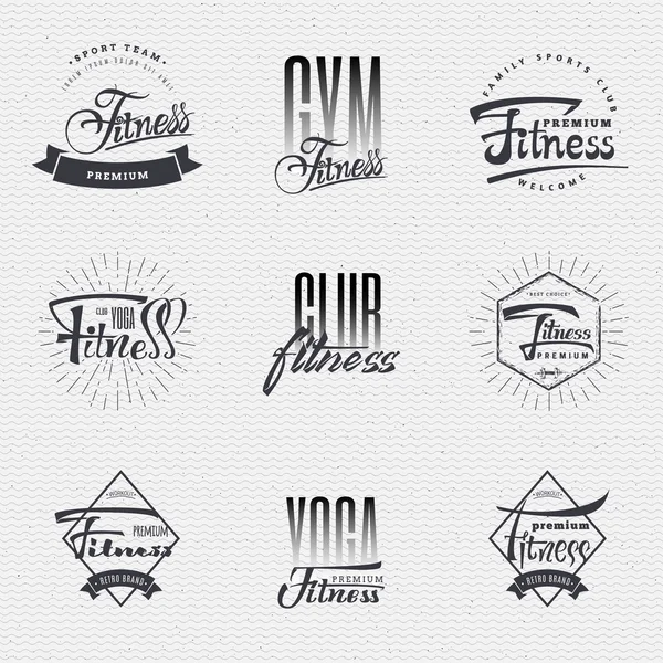 Fitness: las insignias, las letras y la caligrafía se escriben con la ayuda de herramientas que utilizan reglas tipográficas — Vector de stock