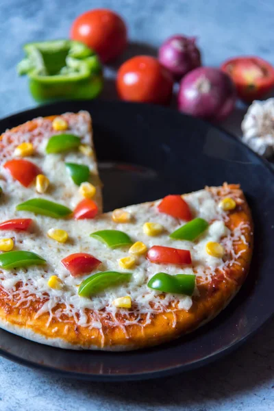 Close Pizza Capsicum Tomatoes Use Selective Focus — Stock Photo, Image