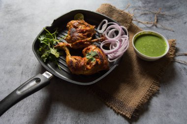 Popüler Hint aperatiflerini kapayın. Tavada tandır ve seçici odaklanma kullanın.